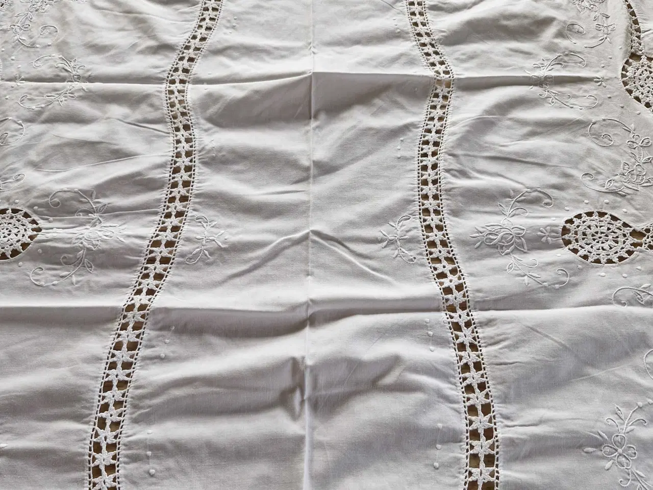 Billede 2 - Smuk håndsyet vintage dug 