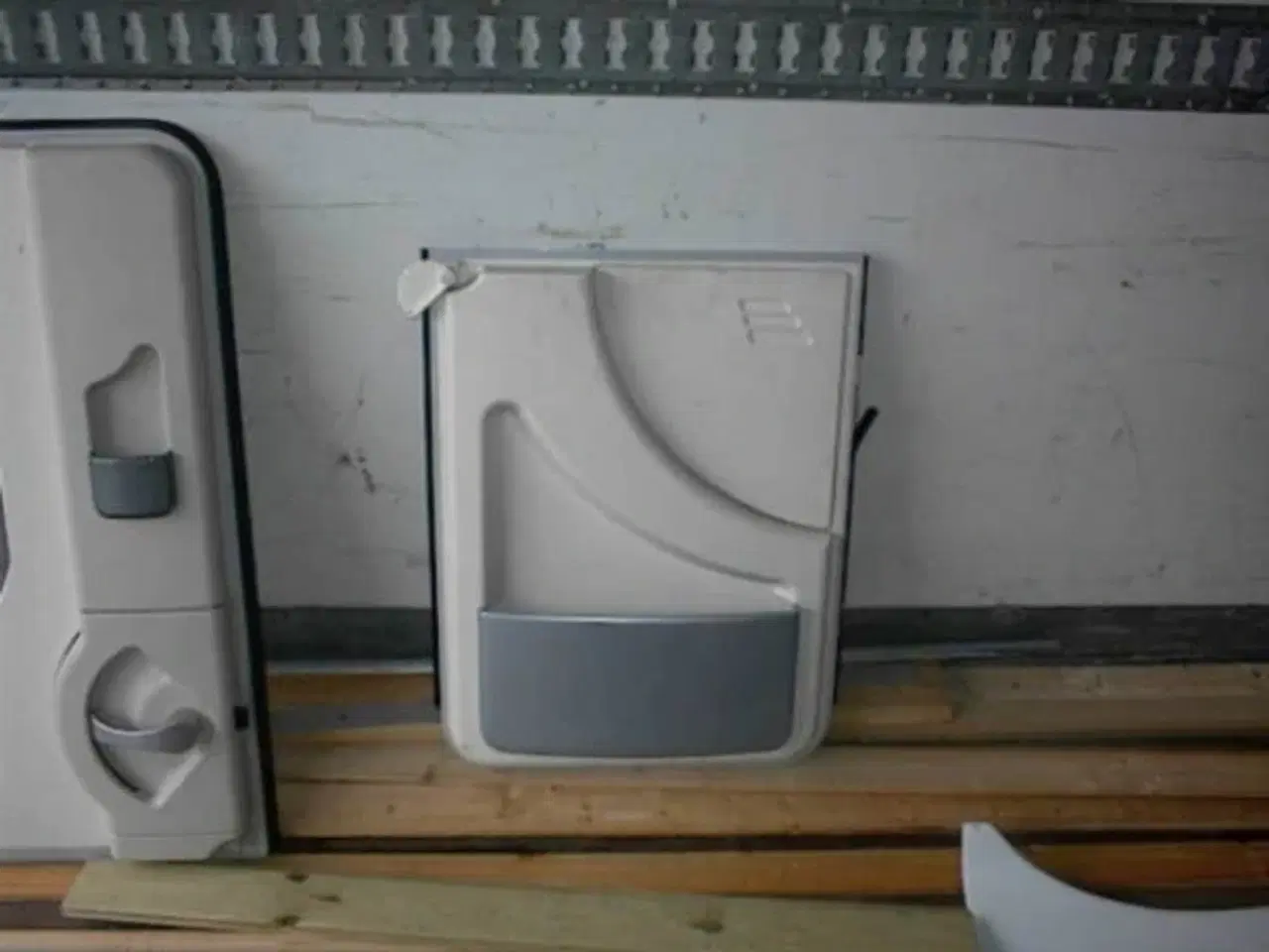 Billede 2 -   Dør Nederst