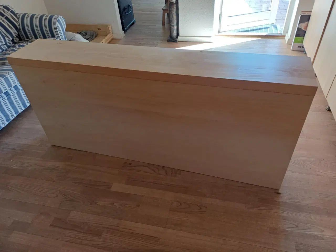 Billede 1 - Sengegavl med opbevaring – IKEA