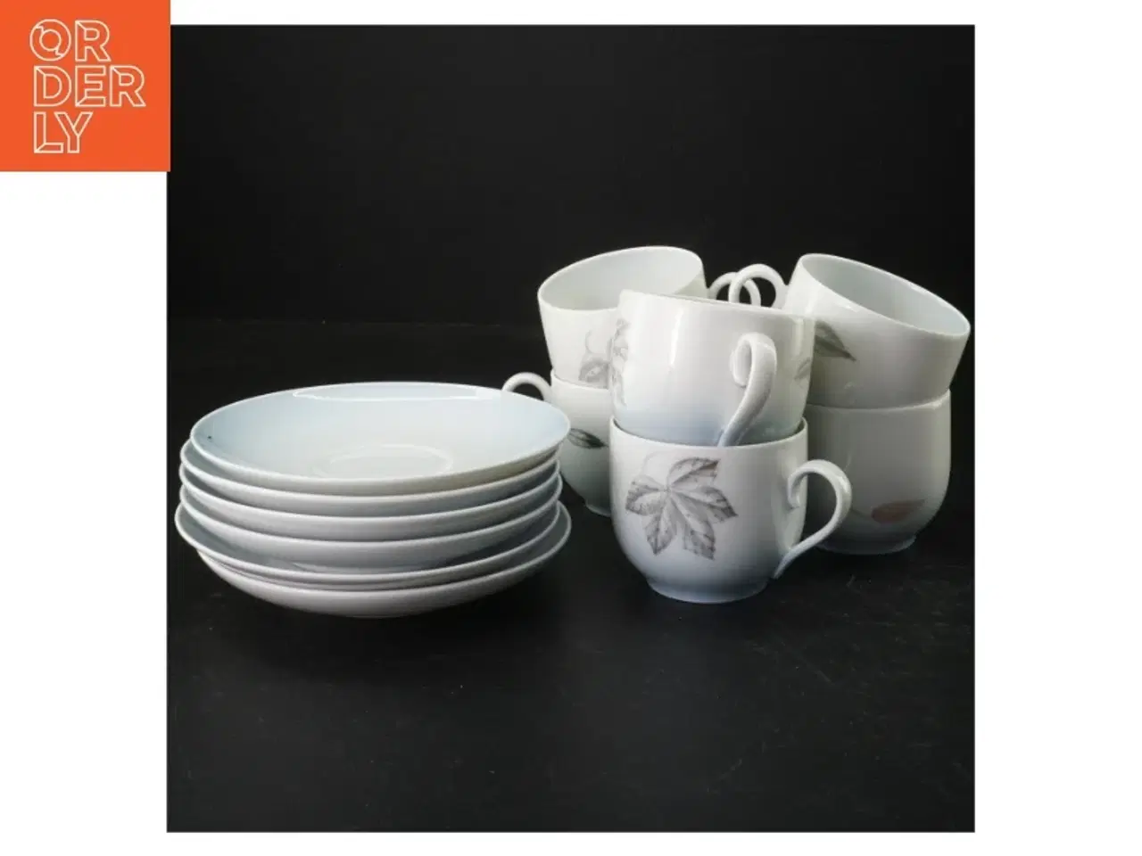 Billede 1 - Porcelæn tekopper og underkopper fra B&G (str. Tallerken 13 cm i diameter, krus 7 cm i diameter)