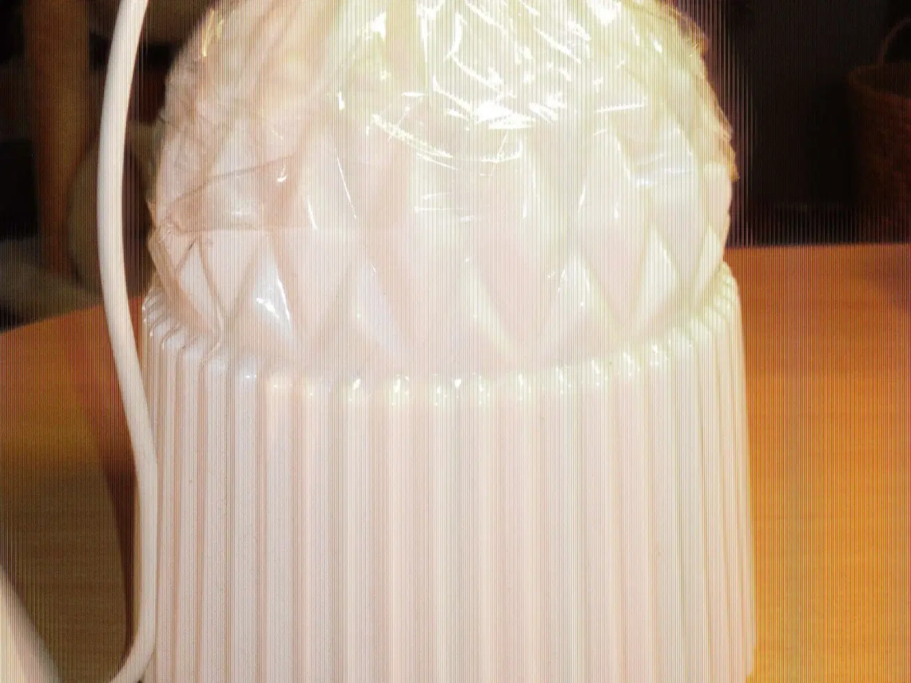 Billede 2 - Smuk hvid glas LOFTSLAMPE.