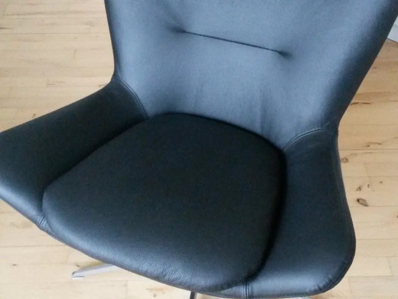 Billede 2 - helt ny hjort knudsen læderstol på børstet sokkel