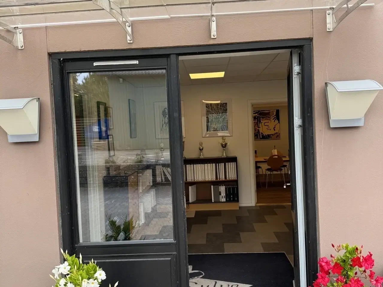 Billede 3 - Kontor og showroom til leje i Himmelev Bygade 54A.