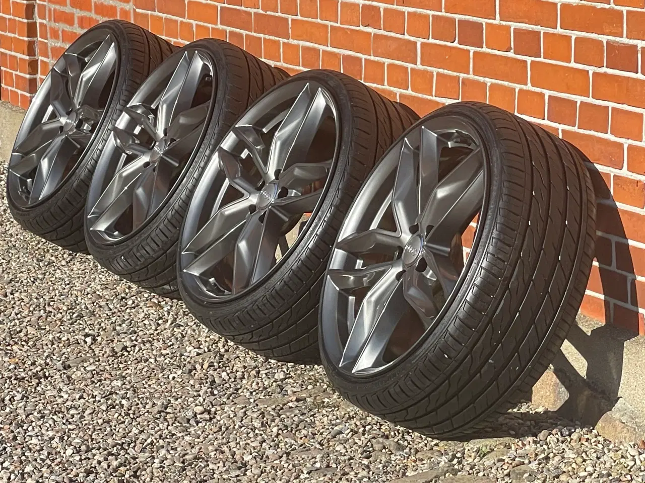 Billede 3 - alufælge 245/30 R20 krydsmål 5x112 90% mønster