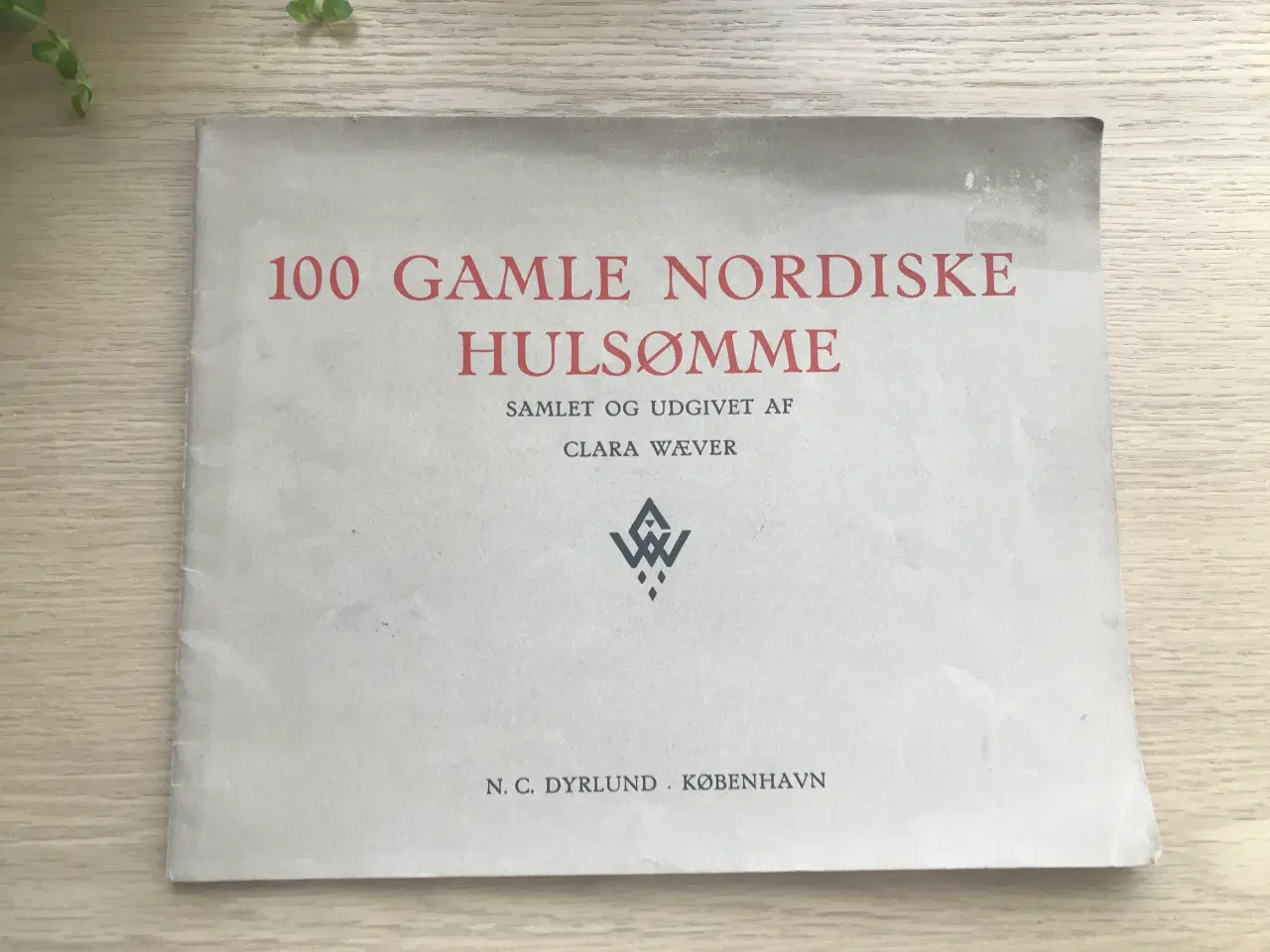 Billede 1 - 100 Gamle Nordiske Hulsømme