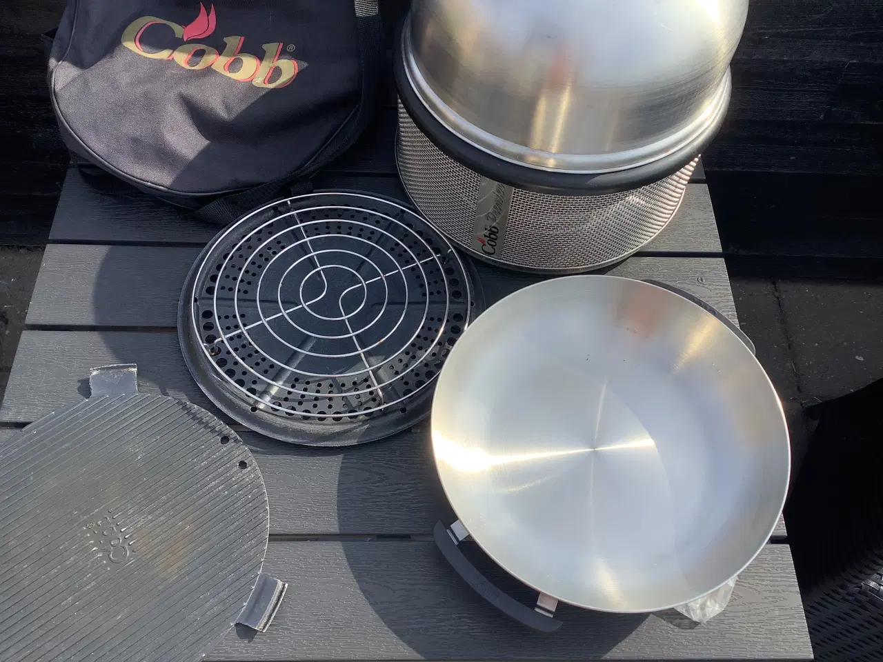 Billede 2 -  COBB grill med tilbehør 