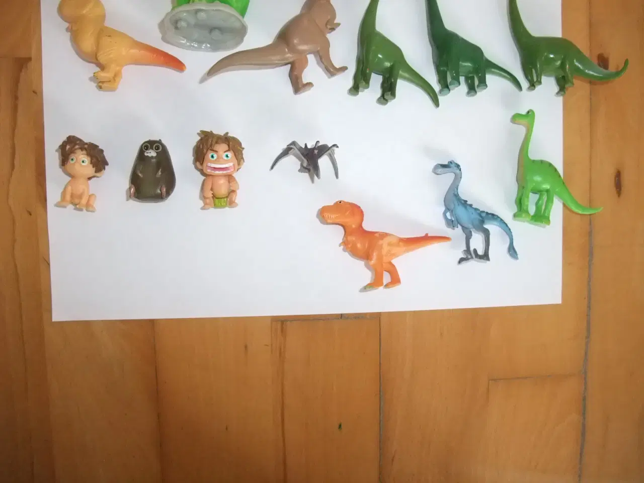 Billede 4 - Den Gode Dinosaur Figurer