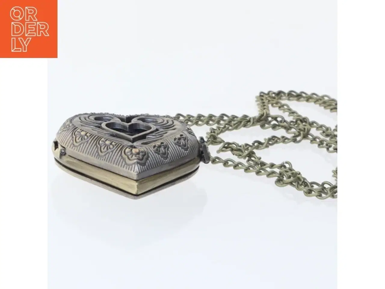 Billede 2 - Hjerteformet vedhæng med kæde (str. 82 cm)