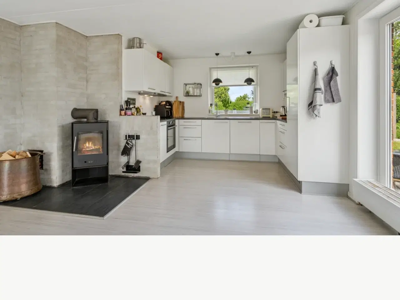 Billede 1 - Komplet HTH-køkken inkl. hårde hvidevarer