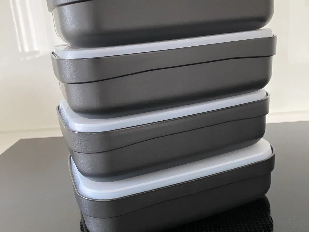 Billede 2 - 4 stk nye Tupperware Strato bokse i sort