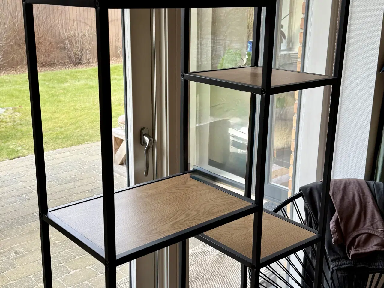 Billede 3 - Jysk Trappedal Reol – Varm Eg / Mat Sort