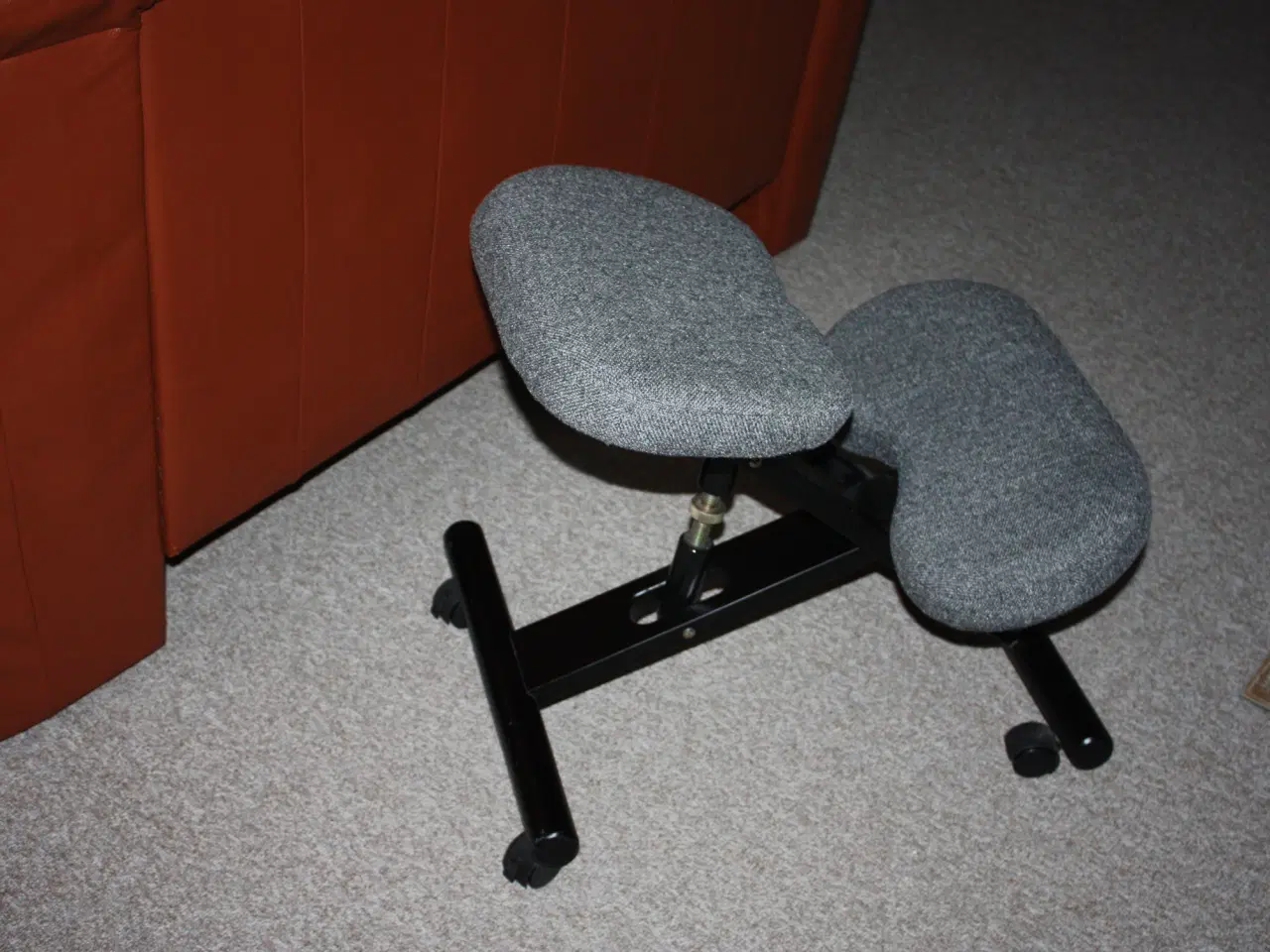 Billede 3 - Ergonomisk knæ stol
