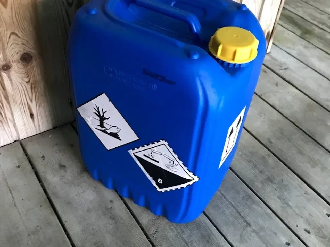 Billede 1 - dunke af plast, solide