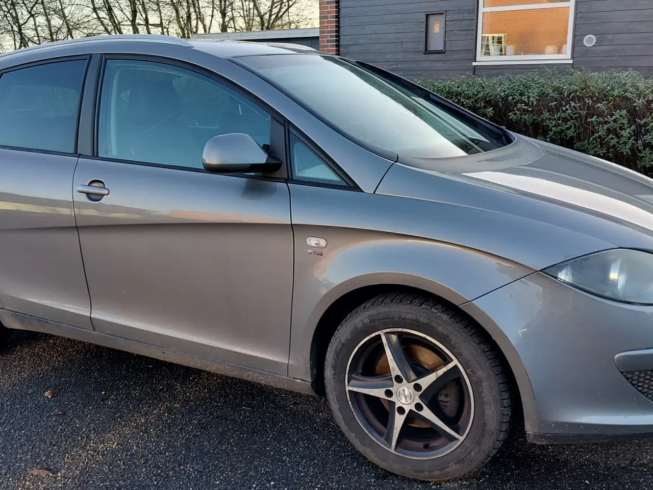 Billede 3 - Stor rummelig familie bil Seat Altea XL 