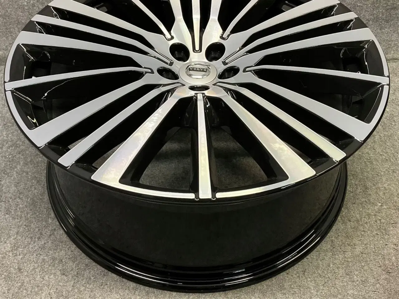 Billede 1 - ALUFÆLGE VOLVO XC90 22"