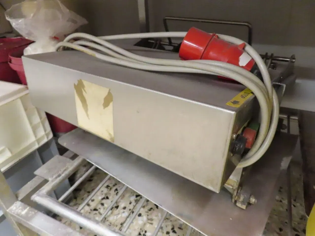 Billede 9 - Arbejdsbord med indhold