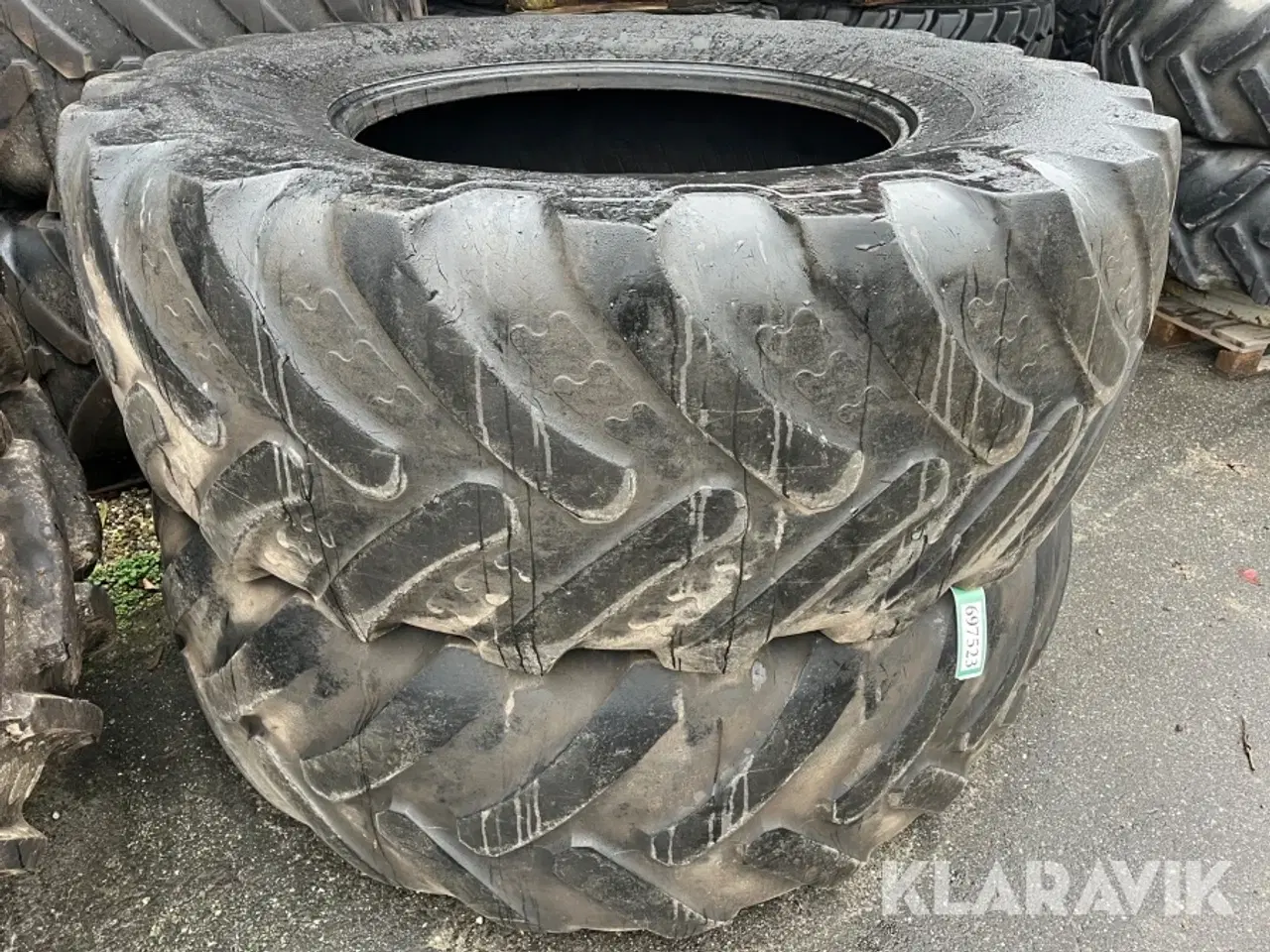 Billede 1 - Traktordæk Michelin og BKT 710/75R42 - 2 styk