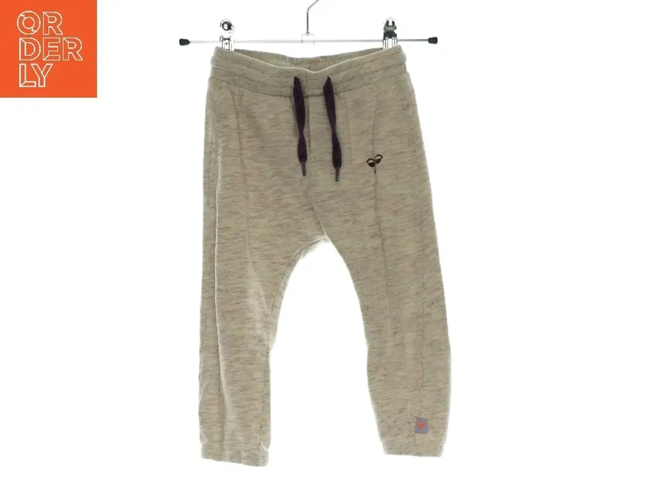 Billede 3 - Sæt med bluse og bukser fra Hummel (Str. 92)