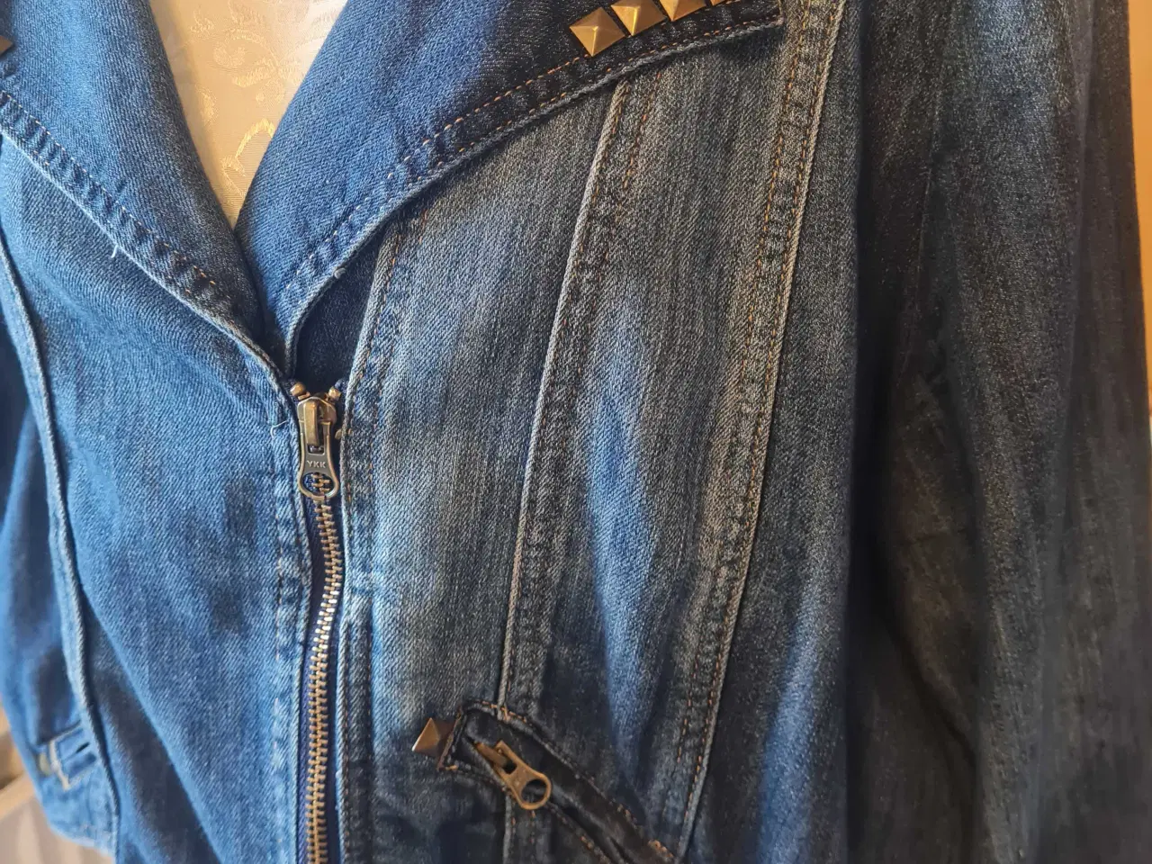 Billede 9 - Crizpy by Zhenzi str L 50-52 denim kort jakke