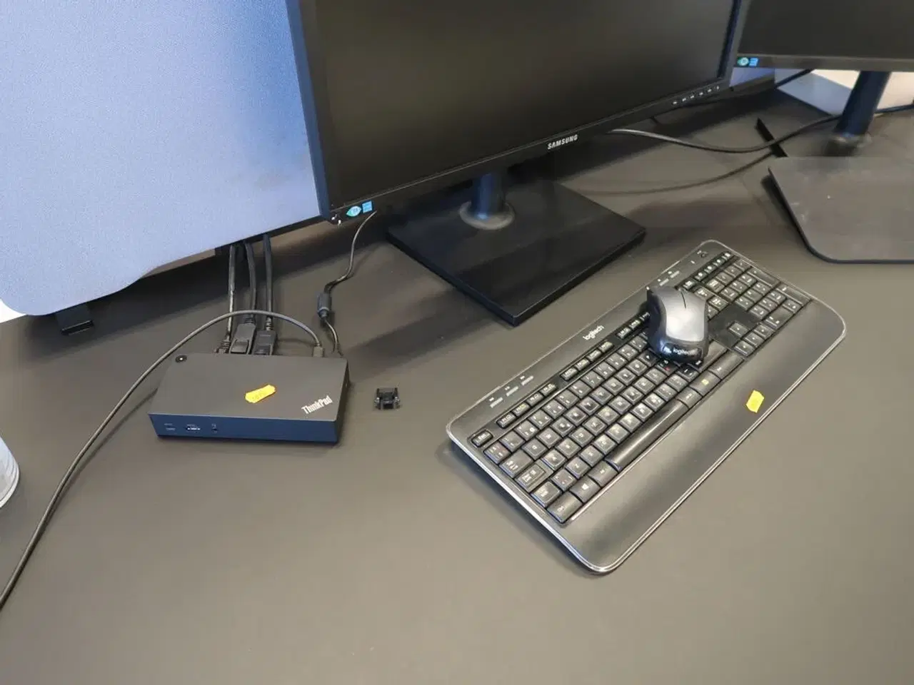 Billede 2 - 2 stk. computeskærme SAMSUNG S23E450, dockingstation LENOVO Thinkpad, tastatur, mus