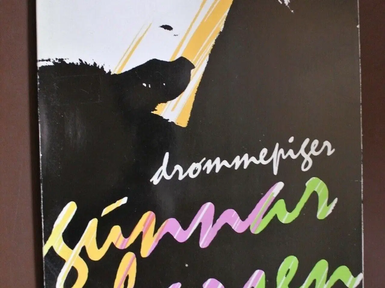 Billede 1 - drømmepiger, af gunnar larsen, emne: kunst og kult