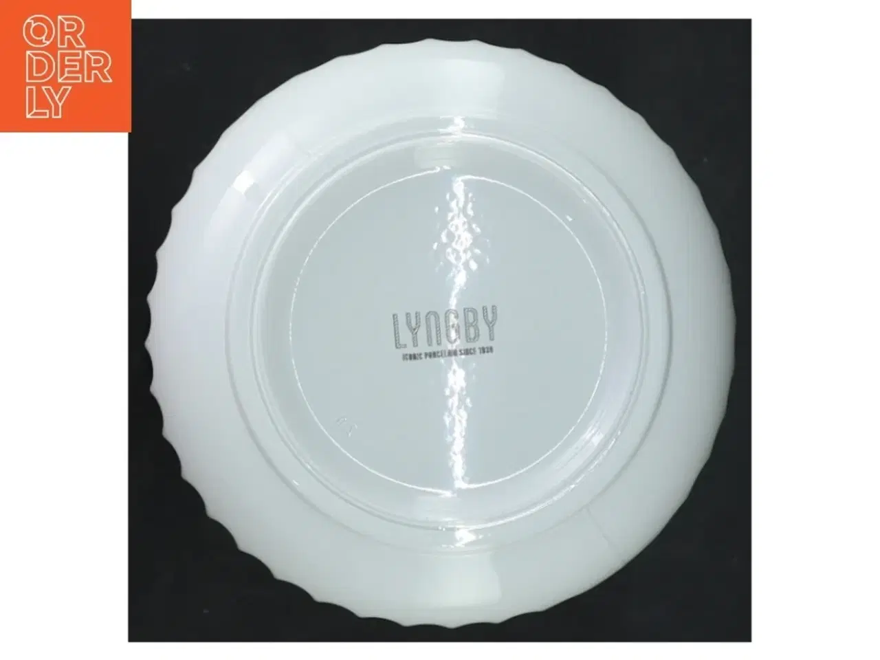 Billede 6 - Hvid porcelænsvase fra Lyngby (str. 20 cm)