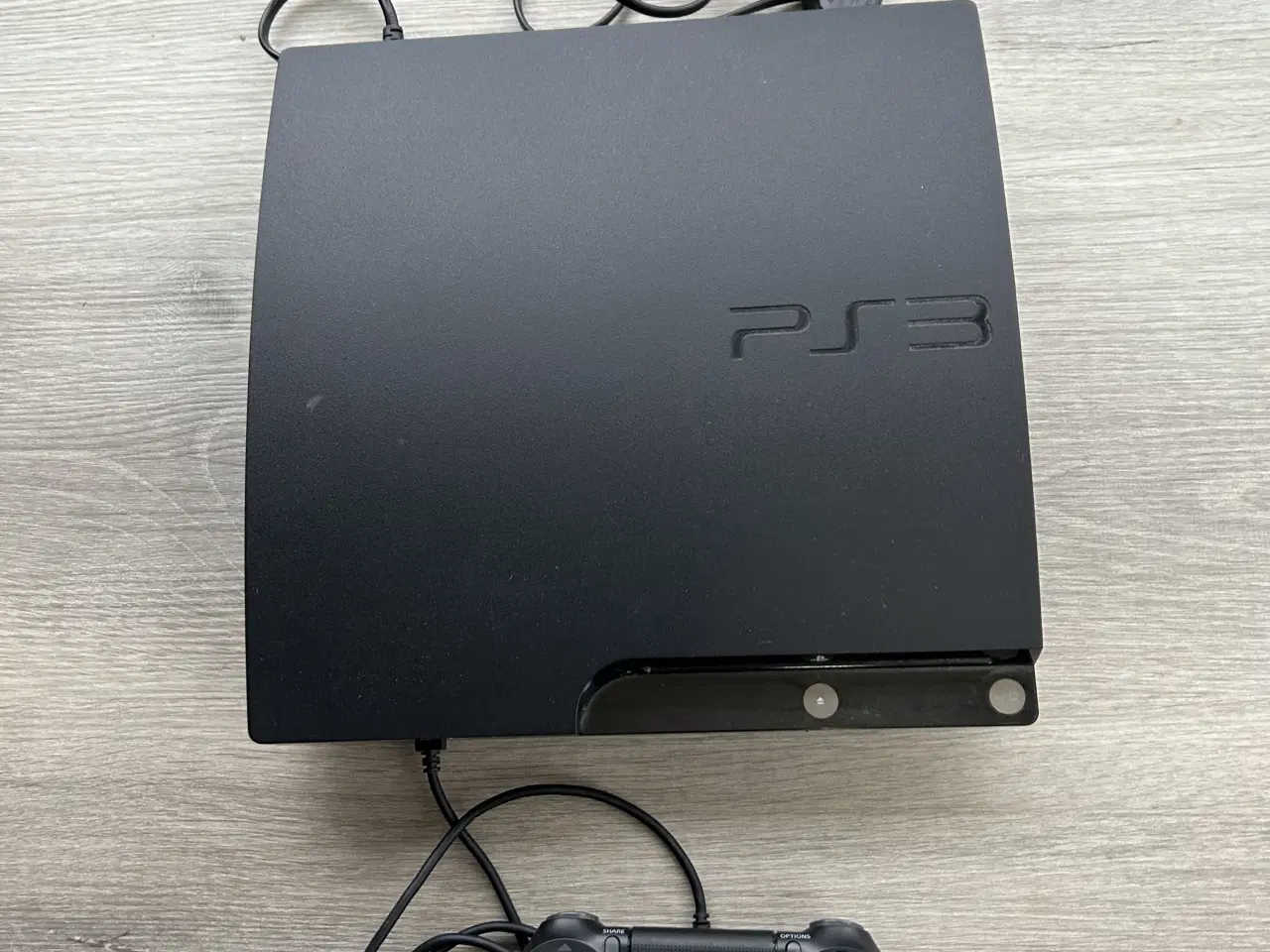 Billede 1 -  PS3 med controller og 1 spil