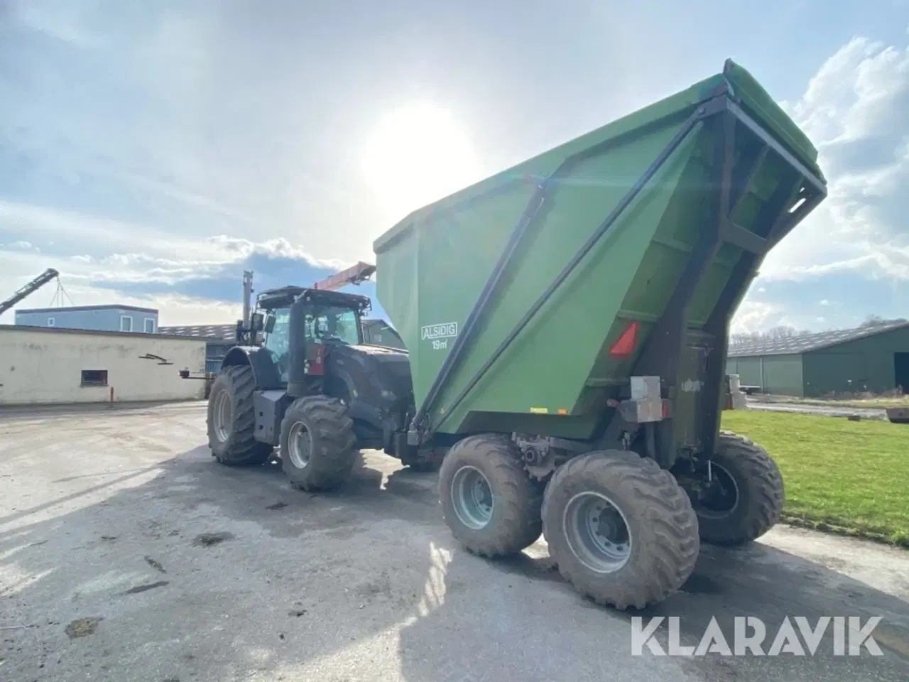 Billede 6 - Skovtraktor Valtra S374  med flishugger og vogn TP 400 flishugger