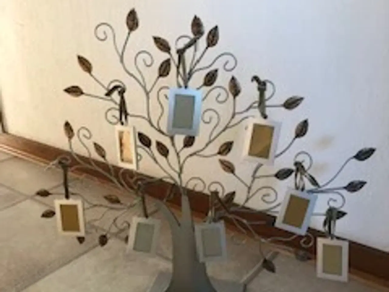 Billede 1 - Stamtræ i metal