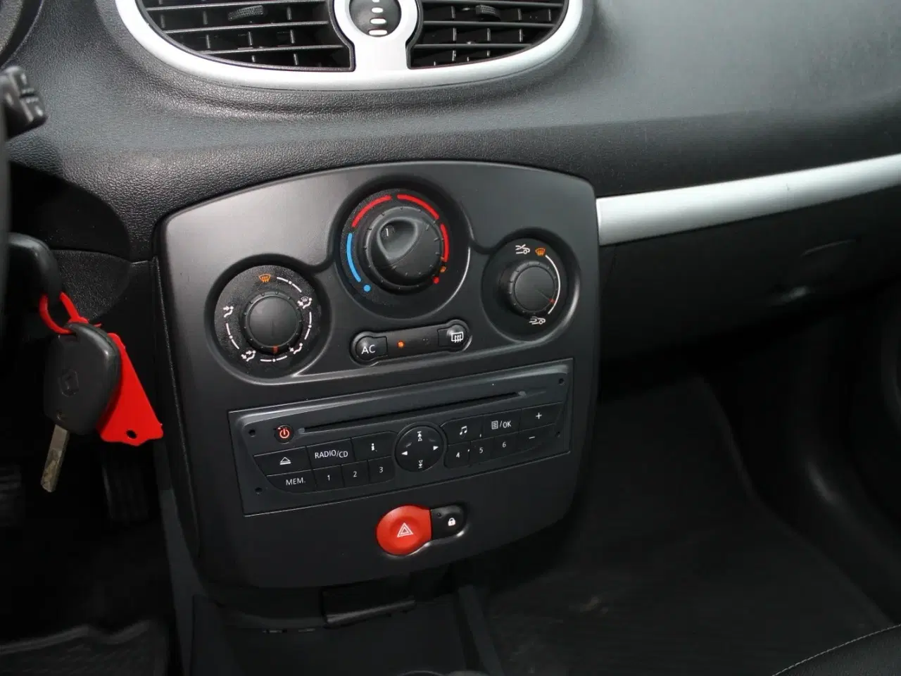 Billede 8 - Renault Clio III 1,2 16V Authentique