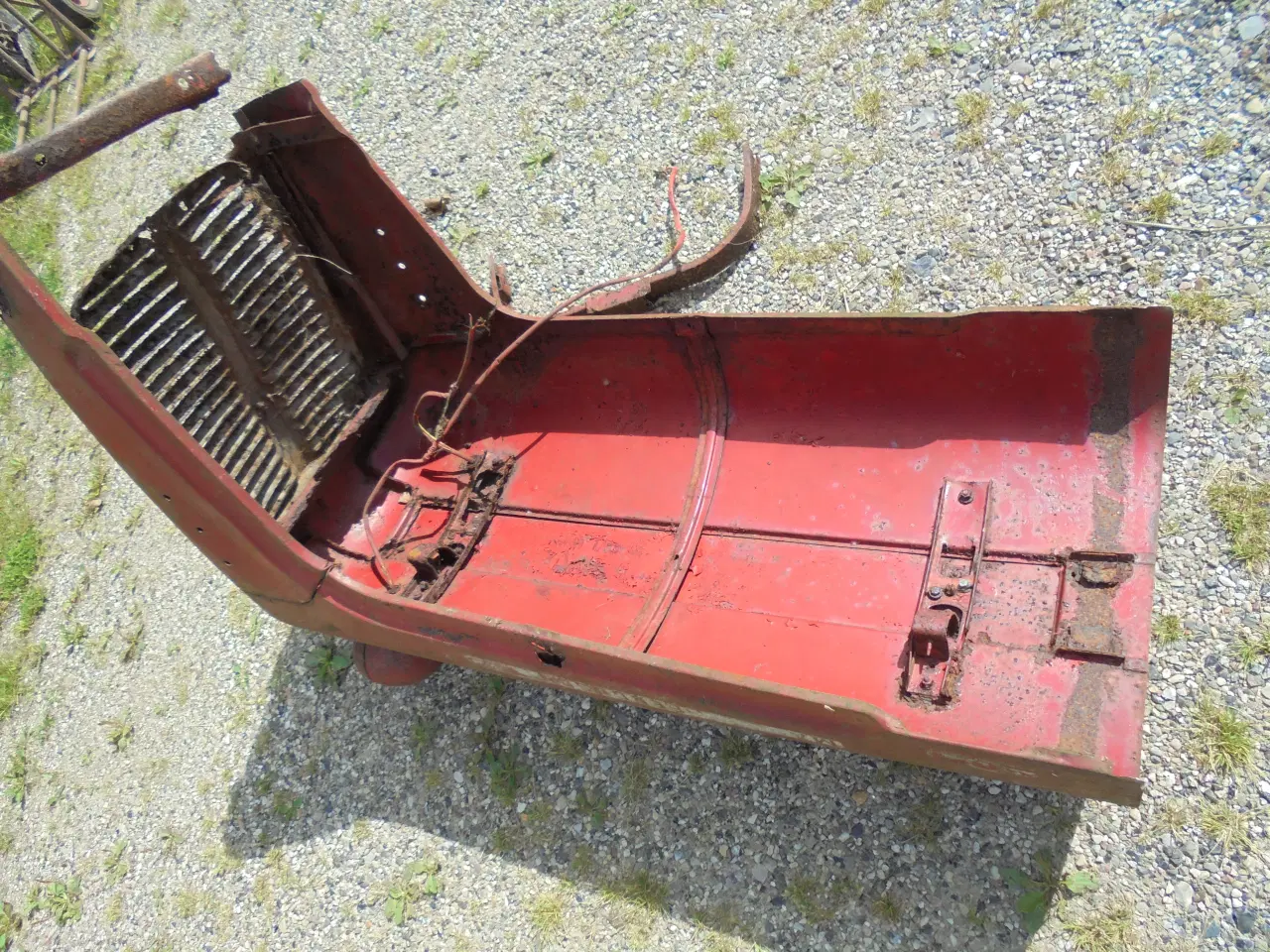 Billede 3 - Motorhjelm til MF 35
