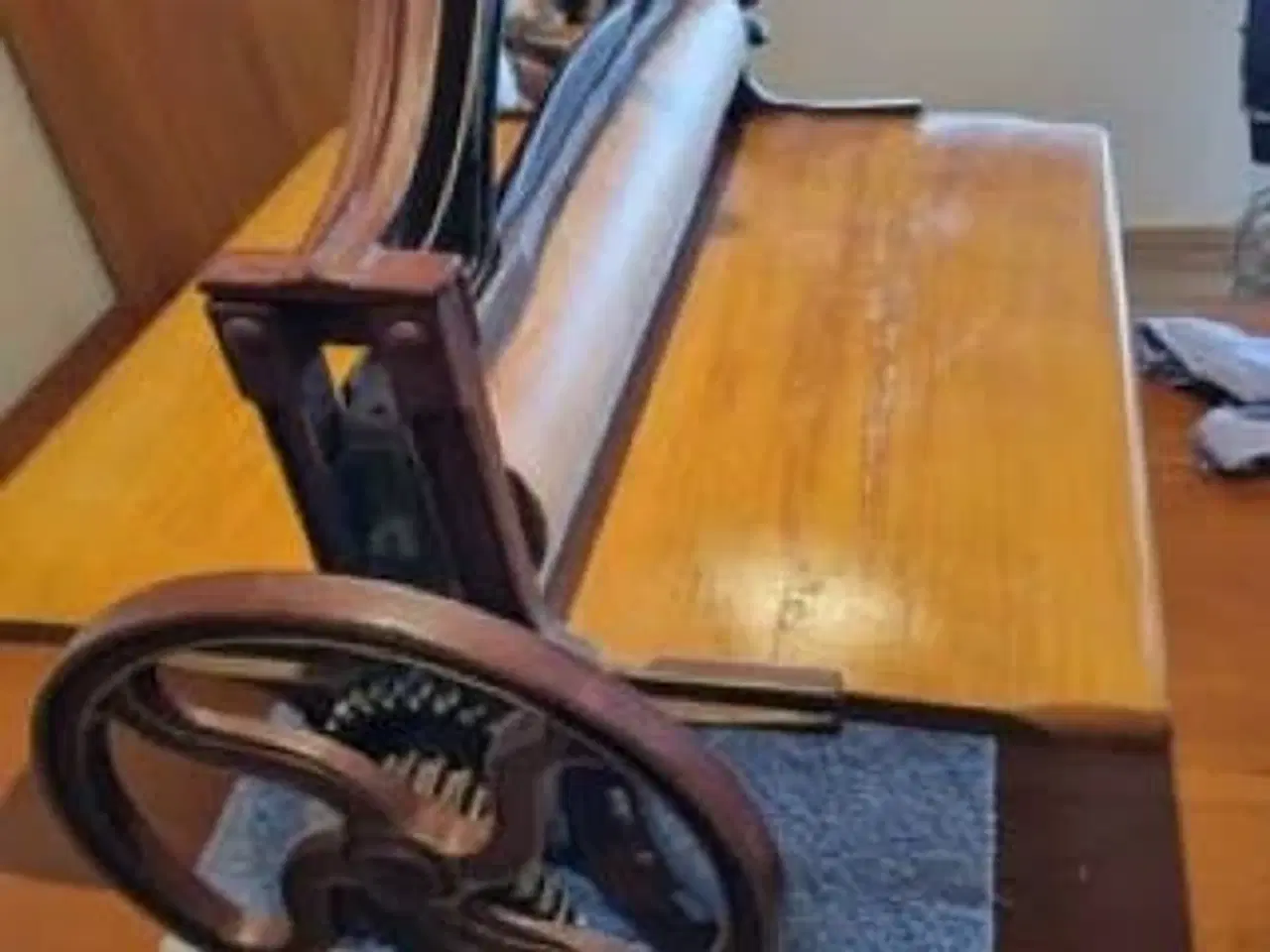 Billede 4 - Antik tøj rulle 