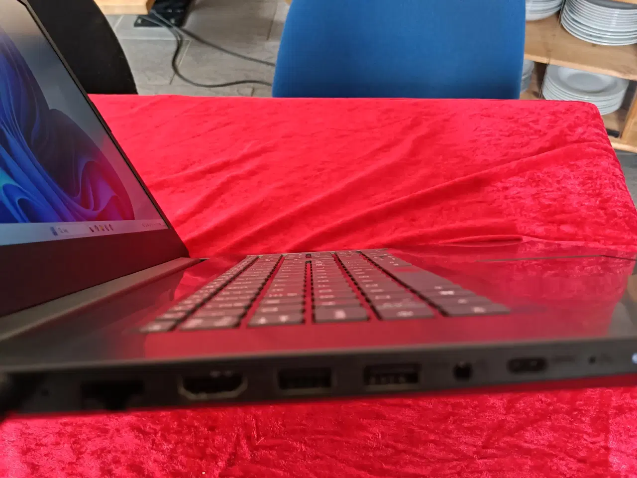 Billede 6 - Lenovo 17,3" skærm 256Gb nvme 8Gb ddr4