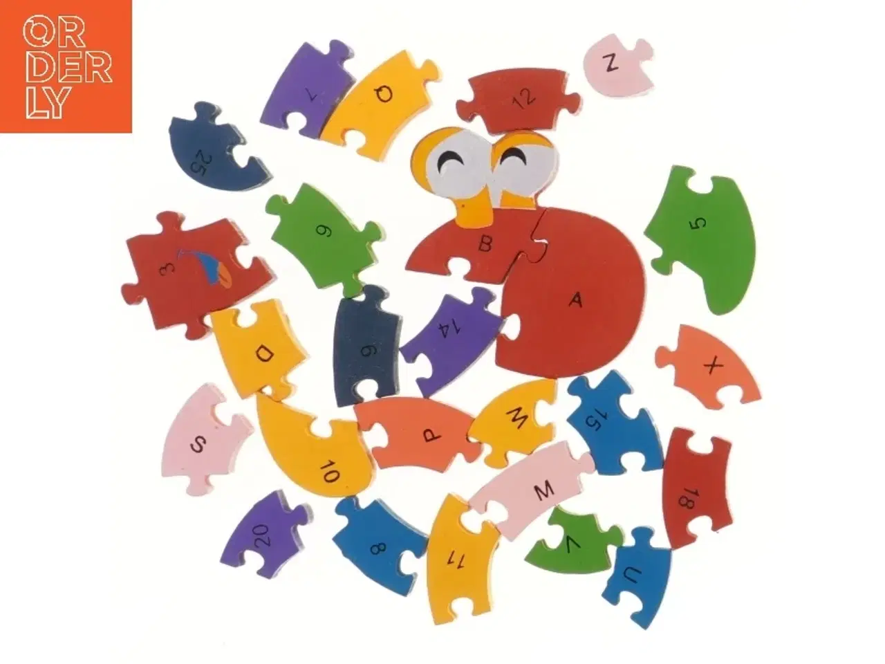 Billede 1 - Puslespil i træ med bogstaver og tal (str. ca. 4- 6,5 cm)