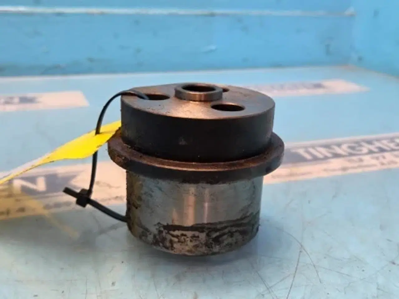 Billede 7 - Iveco F2CE9684L Afstandsstykke 504133017