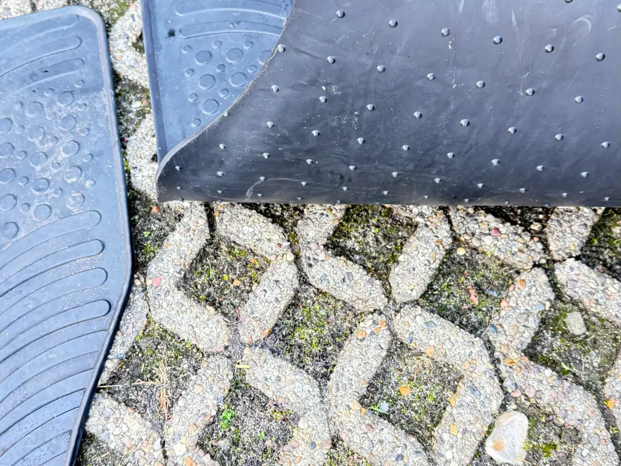 Billede 4 - Måtte sæt. Vinter måtte sæt passer til alle biler