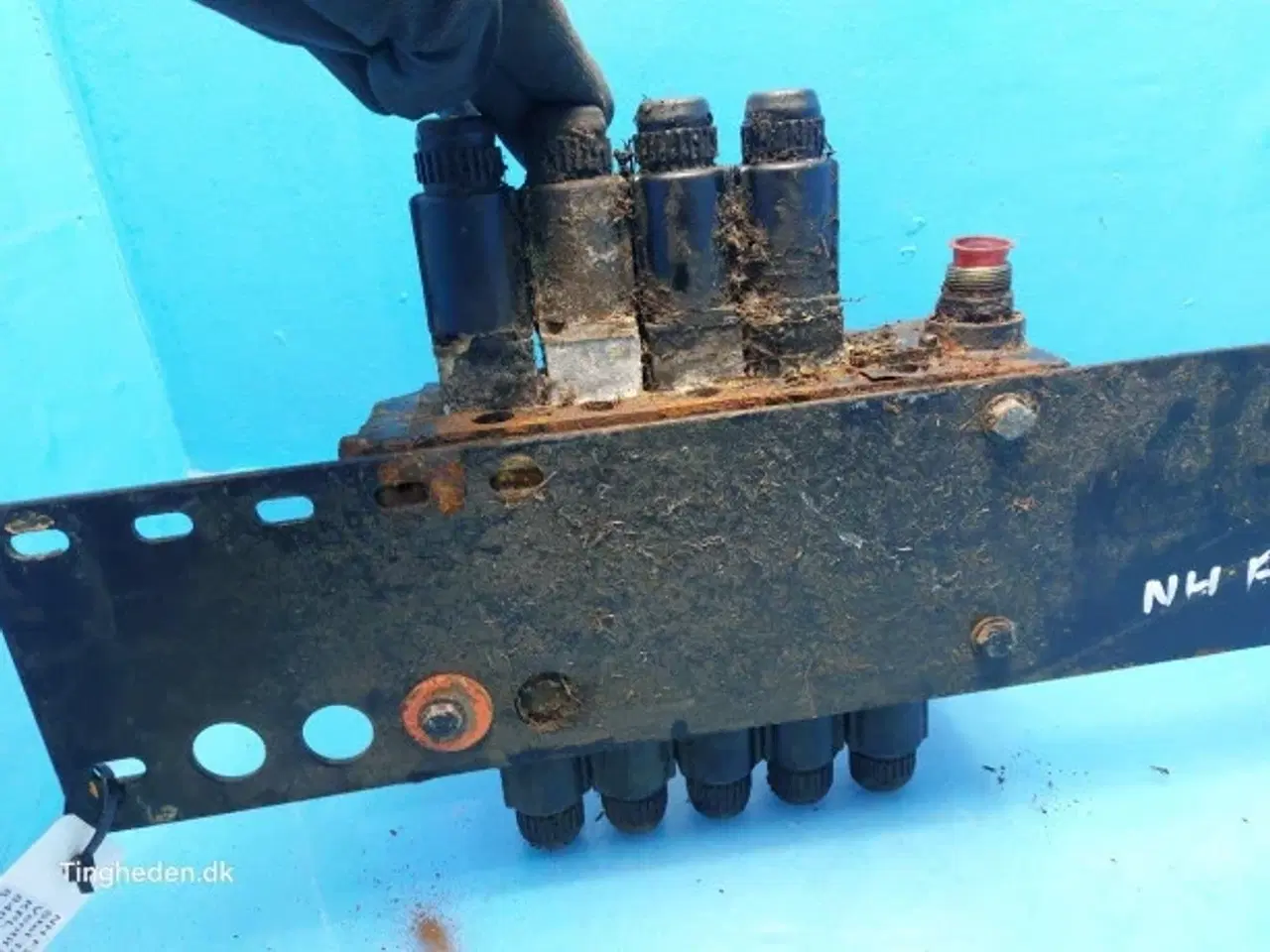 Billede 18 - New Holland FX38 Ventilblock 84043951