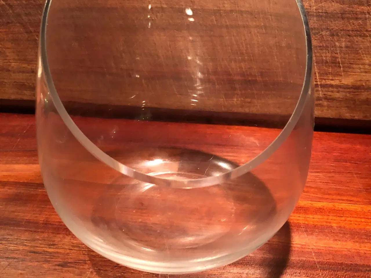 Billede 2 - Vase / beholder i glas i skråt design