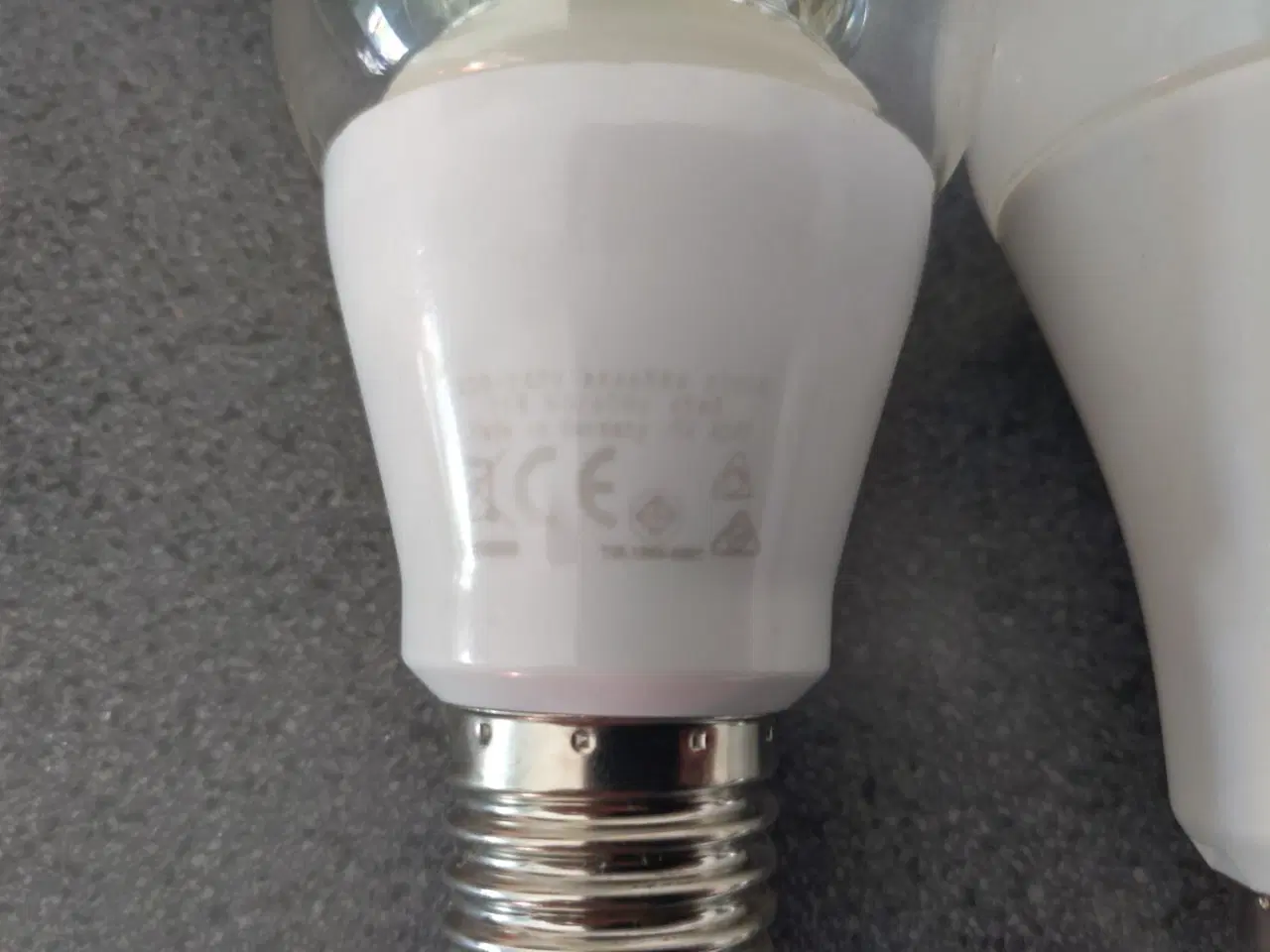 Billede 3 - Pære, 4 LED pærer med E27 fatning.
