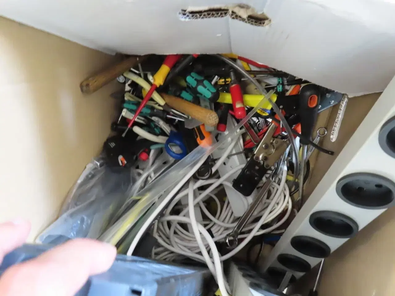 Billede 6 - Palle med rester fra TC ELECTRONIC