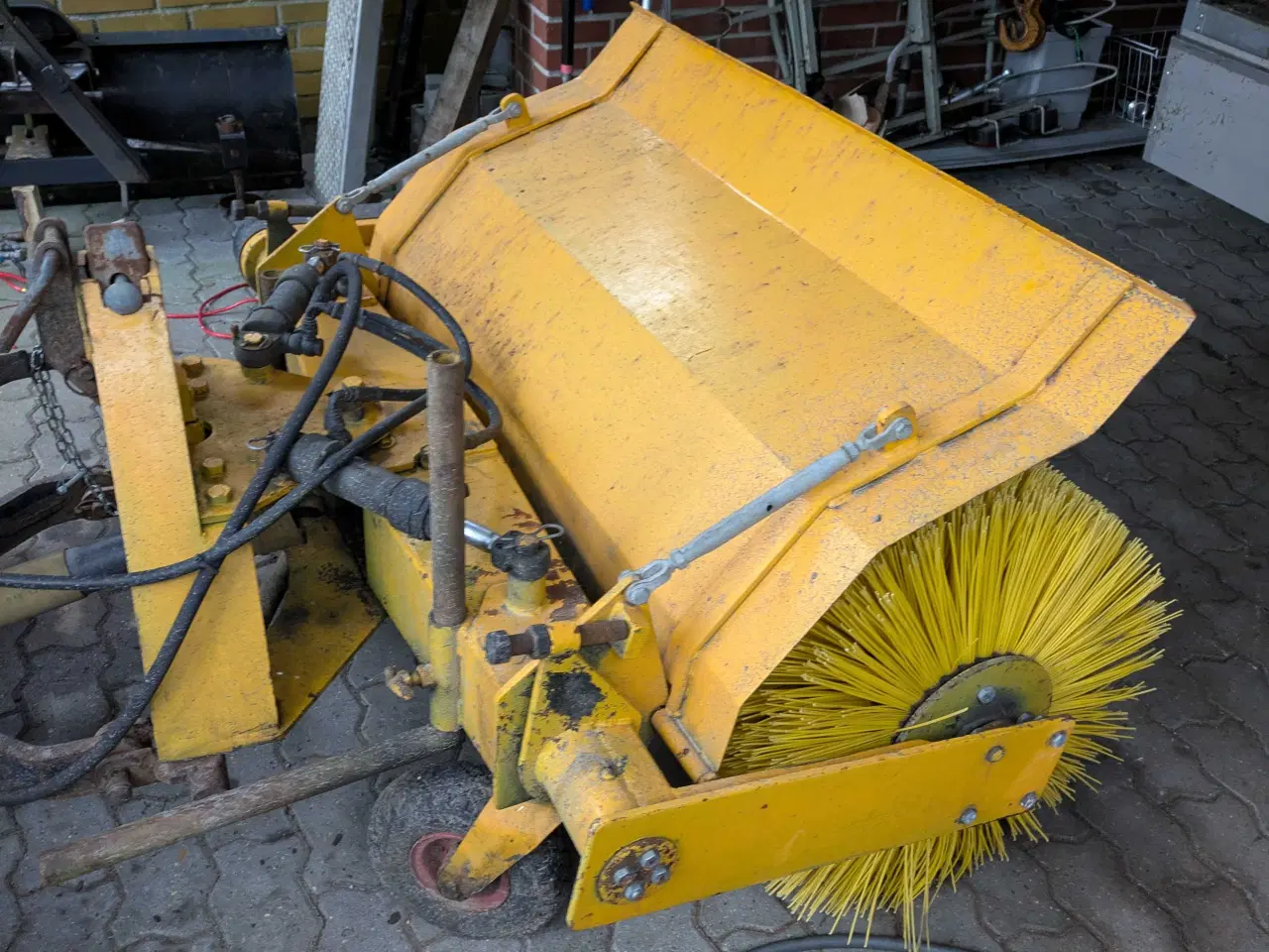 Billede 6 - Fin Stensballe kost sælges