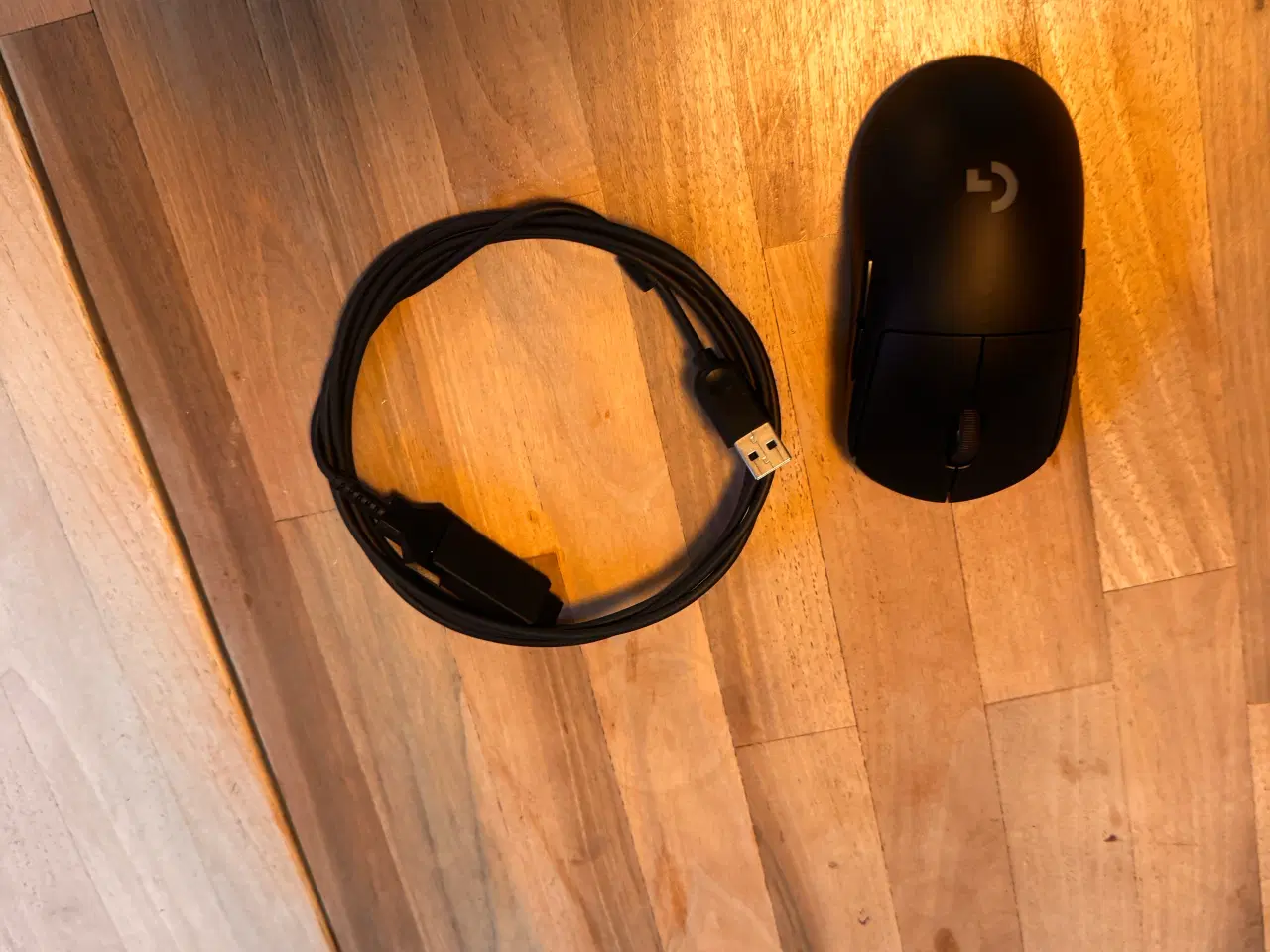 Billede 10 - Komplet Gaming setup med 2 skærme og en stol