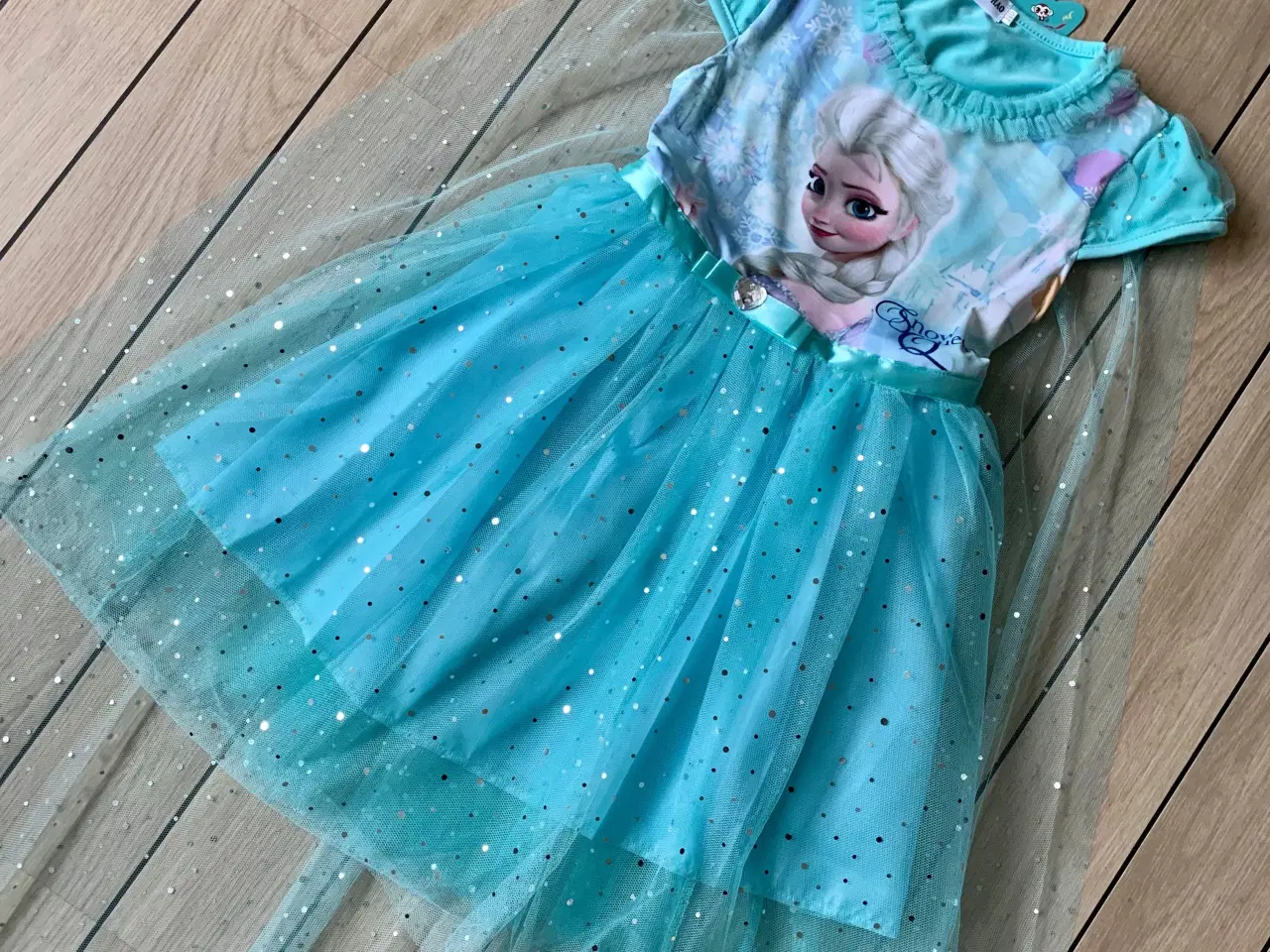 Billede 2 - Frost kjole med slæb str. 116 med Elsa fra Frost