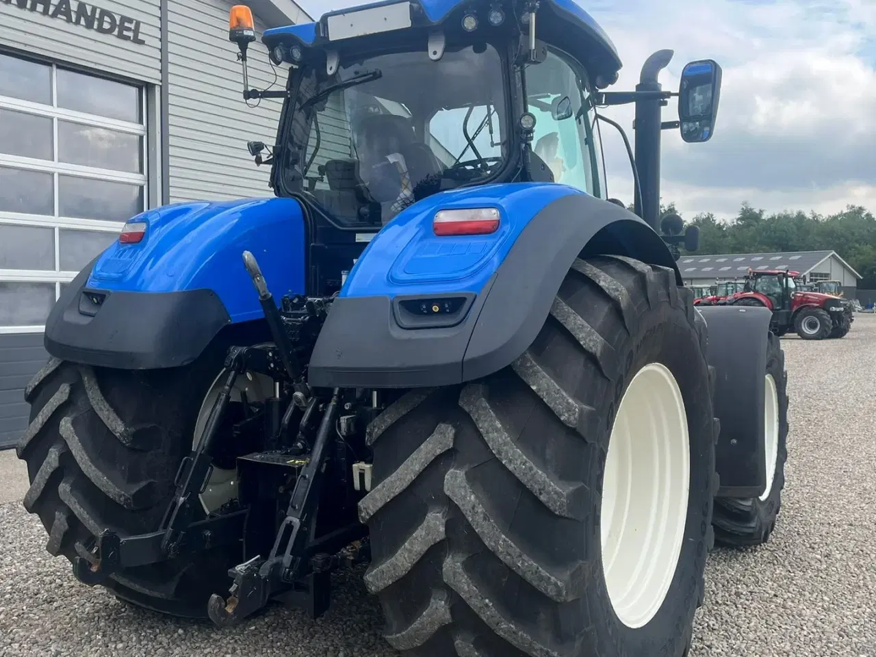 Billede 18 - New Holland T7.315 HD med frontlift og front PTO, samt NYE 650mm fordæk og store 900mm hjul.