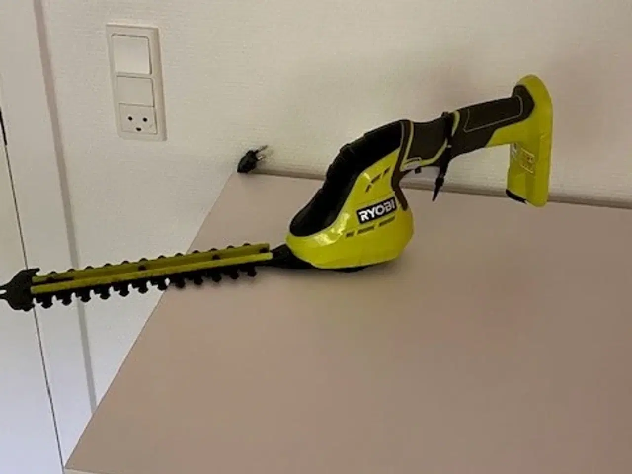 Billede 1 - Ryobi hækkeklipper - Model OGS1822