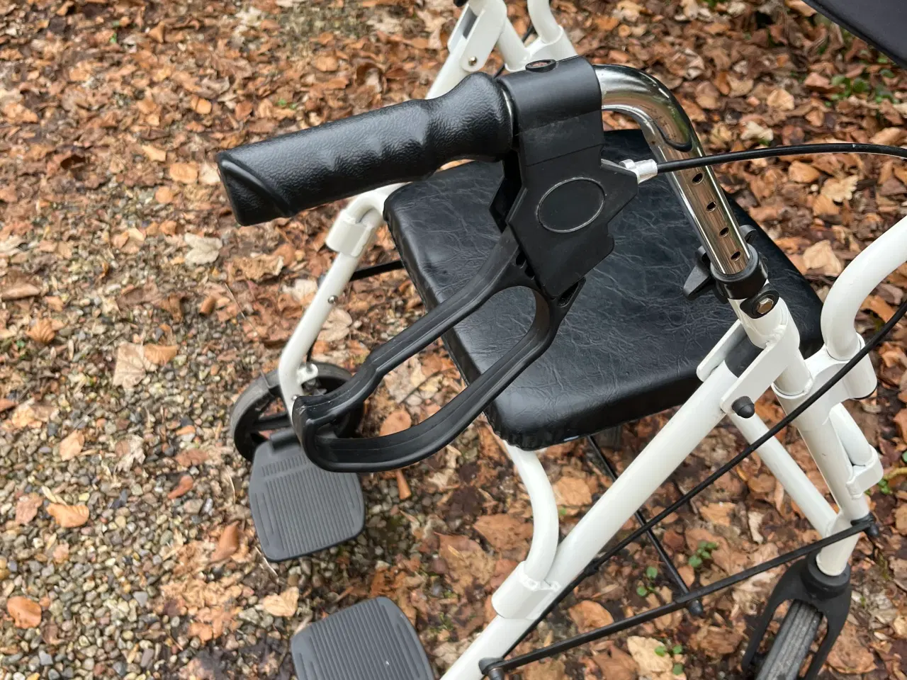 Billede 3 - Rollator/ kørestol
