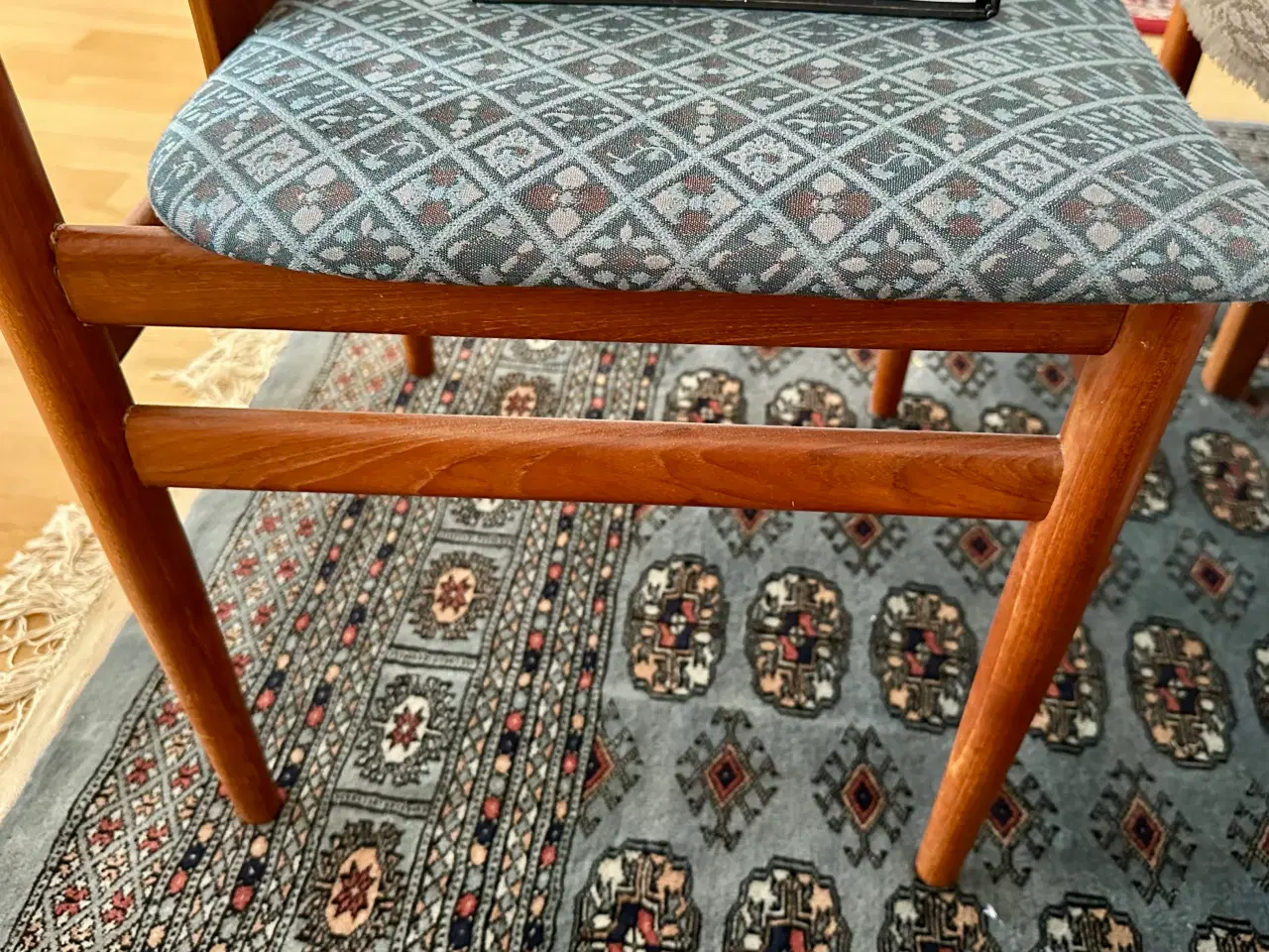 Billede 3 - Fine teak spisebordsstole