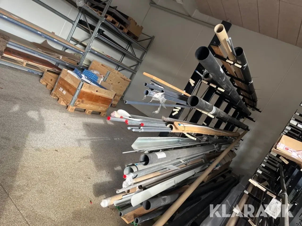 Billede 1 - Grenreol en række