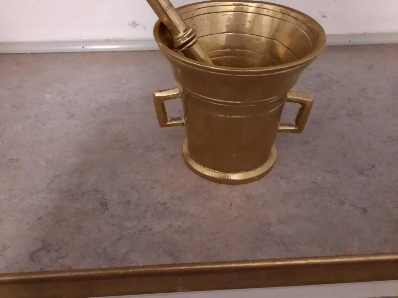 Billede 1 - Smuk gl dekorativ messing morter med pistil