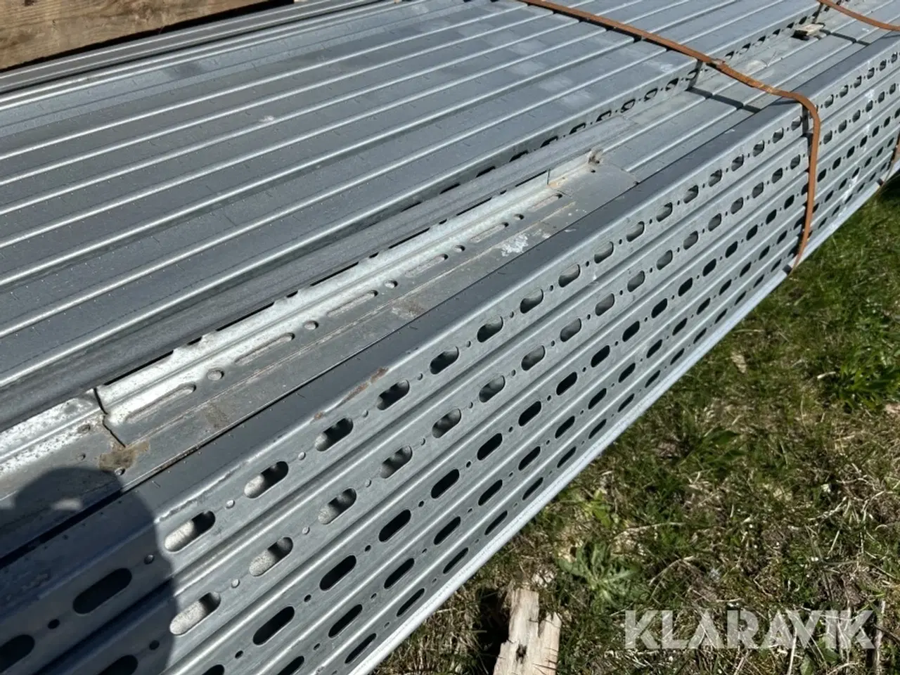 Billede 3 - Galvaniseret skinner ca. 130 styk